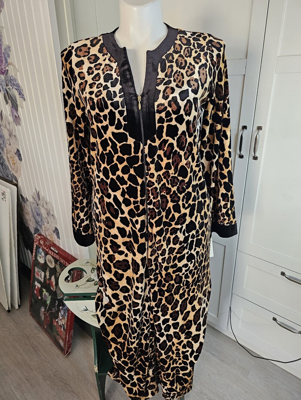 Charter Club Intimates M Leopard Velour Zip Front Long Robe Caftan Animal Print